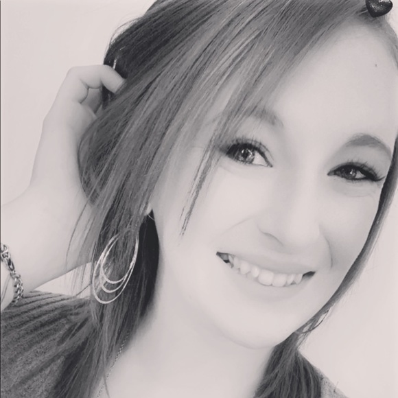 Meet your Posher, Ashley - Picture 1 of 1